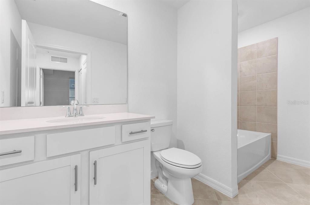 For Sale: $229,000 (2 beds, 2 baths, 1120 Square Feet)