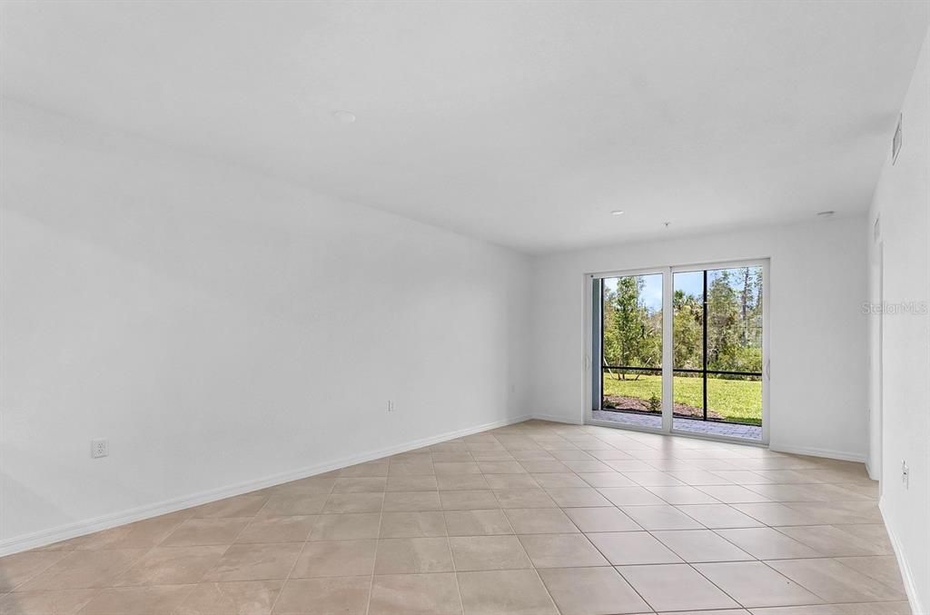 For Sale: $229,000 (2 beds, 2 baths, 1120 Square Feet)