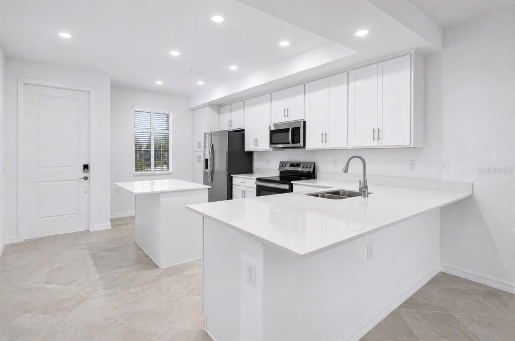 For Sale: $229,000 (2 beds, 2 baths, 1120 Square Feet)