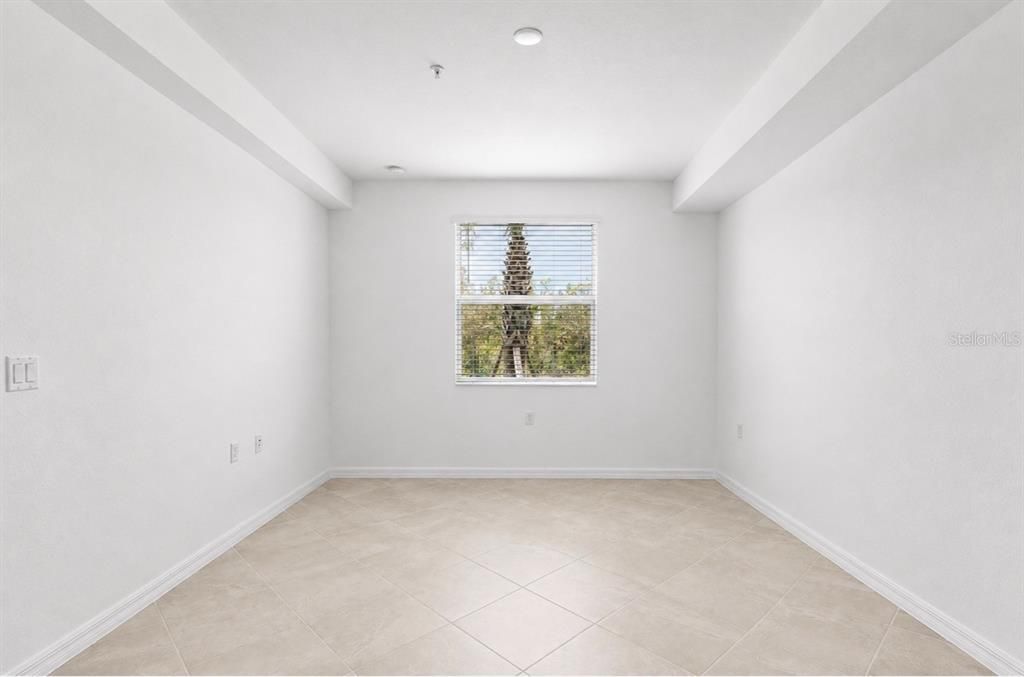 For Sale: $229,000 (2 beds, 2 baths, 1120 Square Feet)