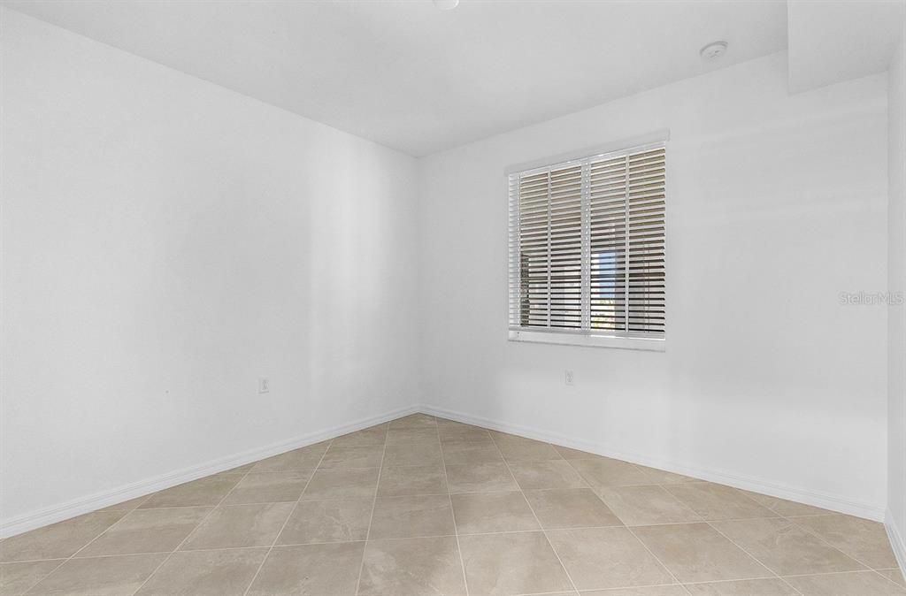 For Sale: $229,000 (2 beds, 2 baths, 1120 Square Feet)