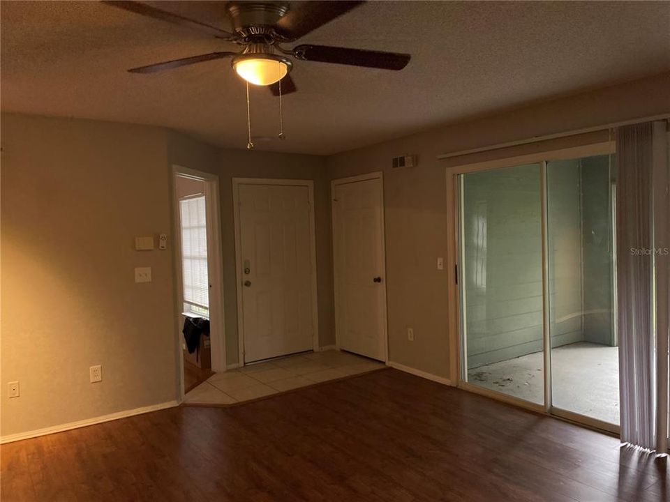 В аренду: $1,650 (2 спален, 2 ванн, 874 Квадратных фут)