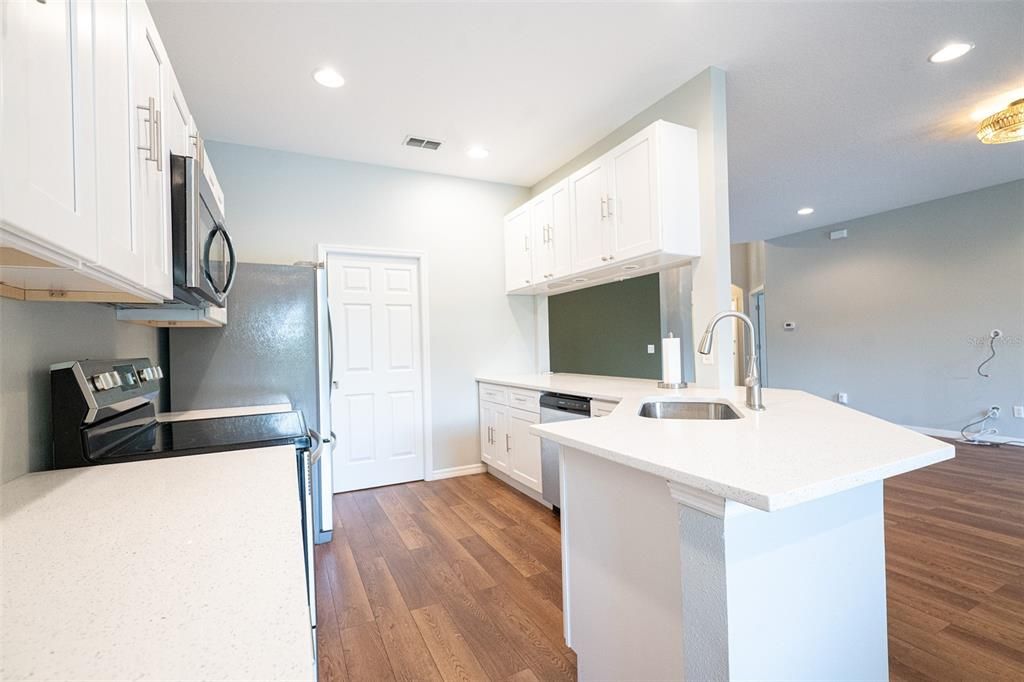 For Sale: $365,000 (2 beds, 2 baths, 1603 Square Feet)