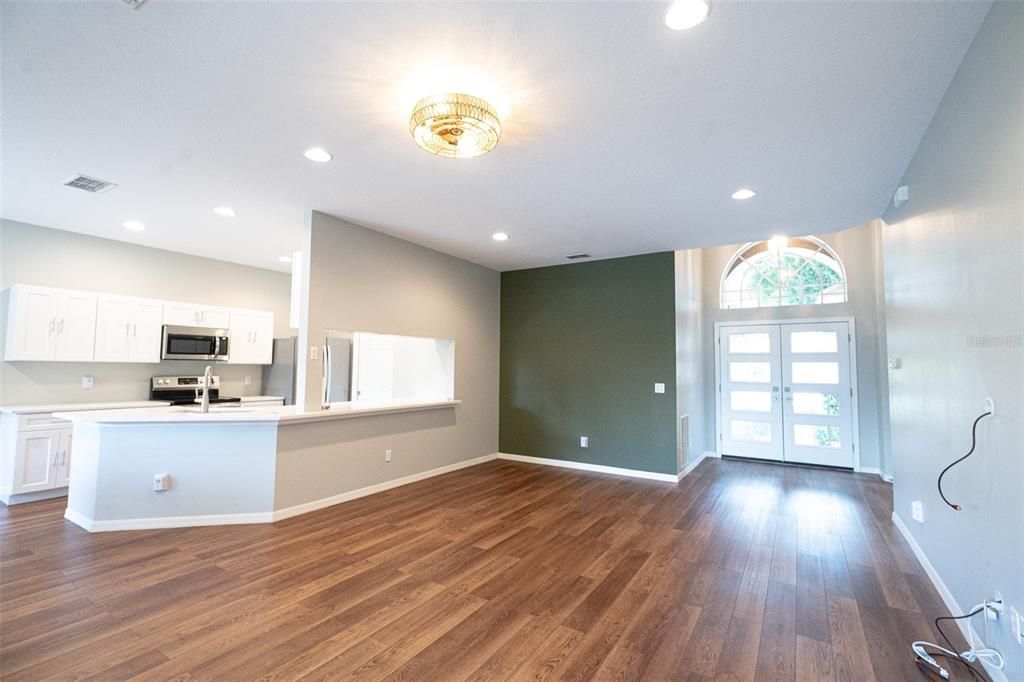 For Sale: $365,000 (2 beds, 2 baths, 1603 Square Feet)