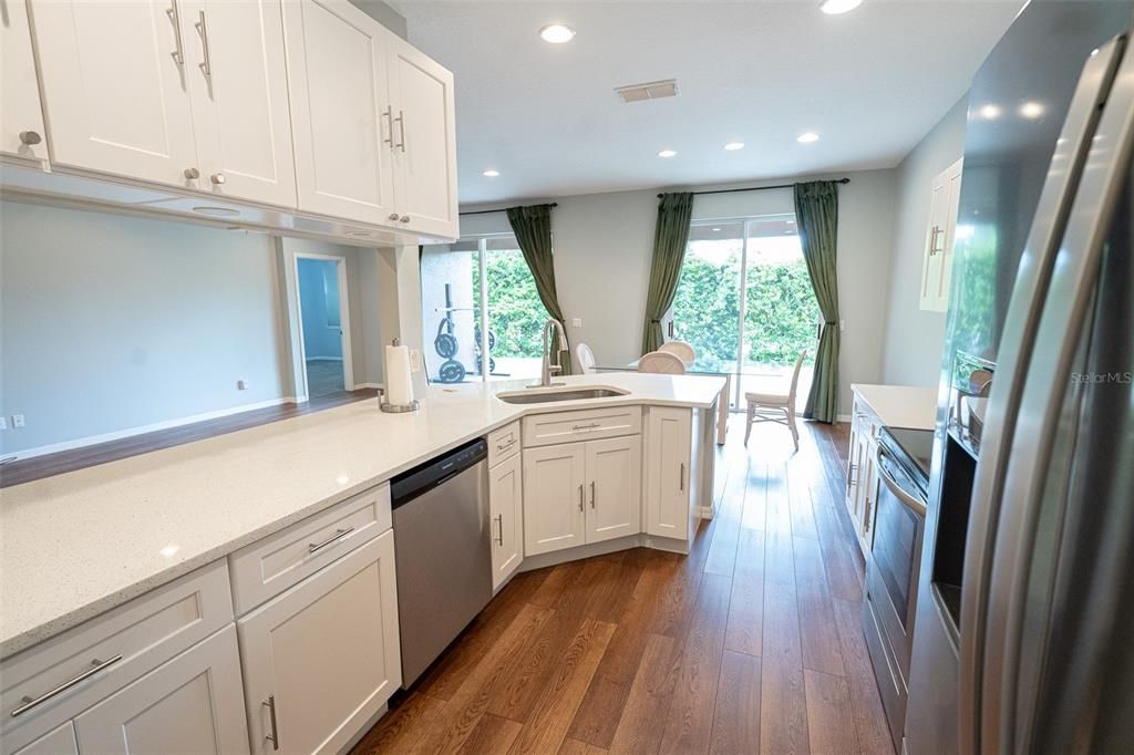 For Sale: $365,000 (2 beds, 2 baths, 1603 Square Feet)