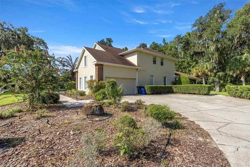 For Sale: $714,750 (5 beds, 3 baths, 3375 Square Feet)