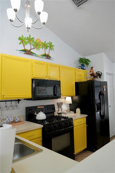 For Sale: $178,500 (2 beds, 2 baths, 1103 Square Feet)