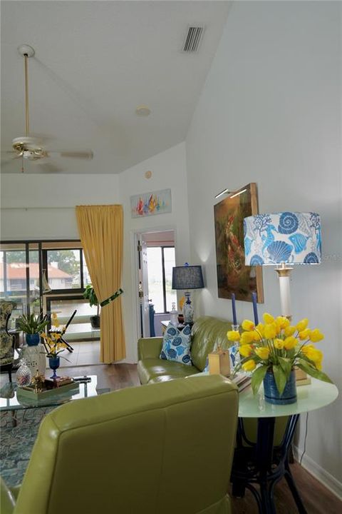 For Sale: $178,500 (2 beds, 2 baths, 1103 Square Feet)