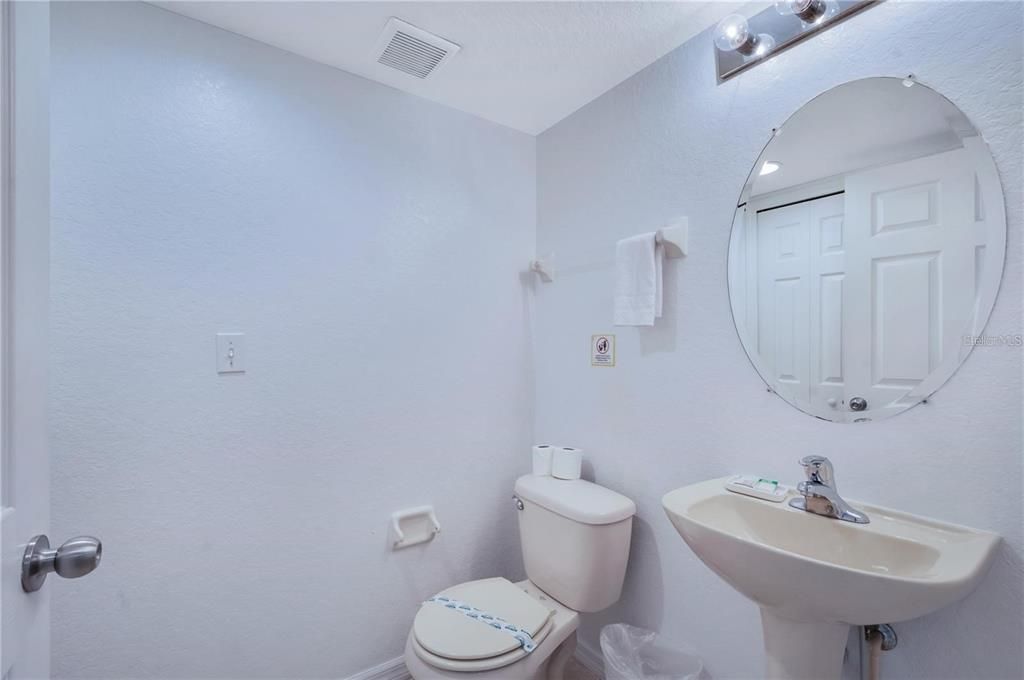 For Sale: $325,000 (3 beds, 2 baths, 1435 Square Feet)