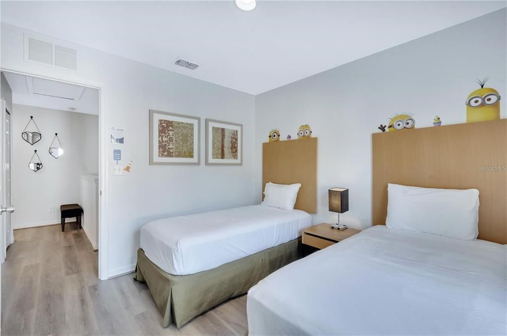 For Sale: $325,000 (3 beds, 2 baths, 1435 Square Feet)