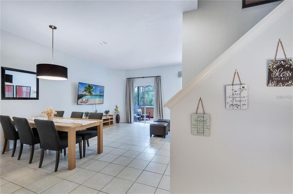 For Sale: $325,000 (3 beds, 2 baths, 1435 Square Feet)