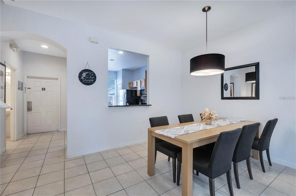For Sale: $325,000 (3 beds, 2 baths, 1435 Square Feet)