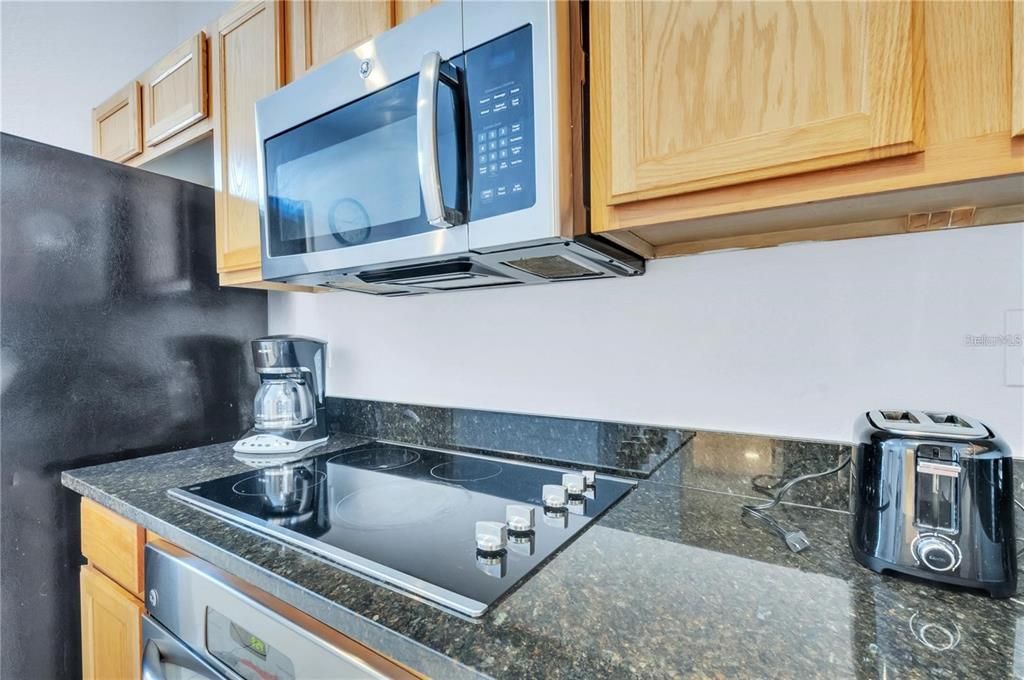 For Sale: $325,000 (3 beds, 2 baths, 1435 Square Feet)