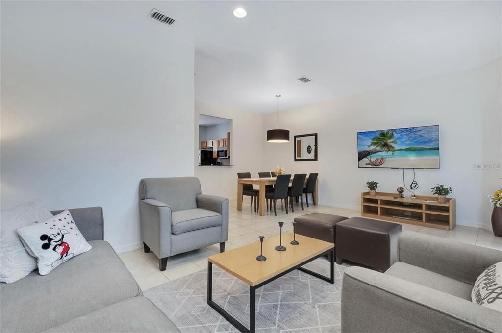 For Sale: $325,000 (3 beds, 2 baths, 1435 Square Feet)