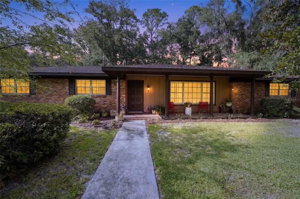 For Sale: $575,000 (4 beds, 2 baths, 2915 Square Feet)