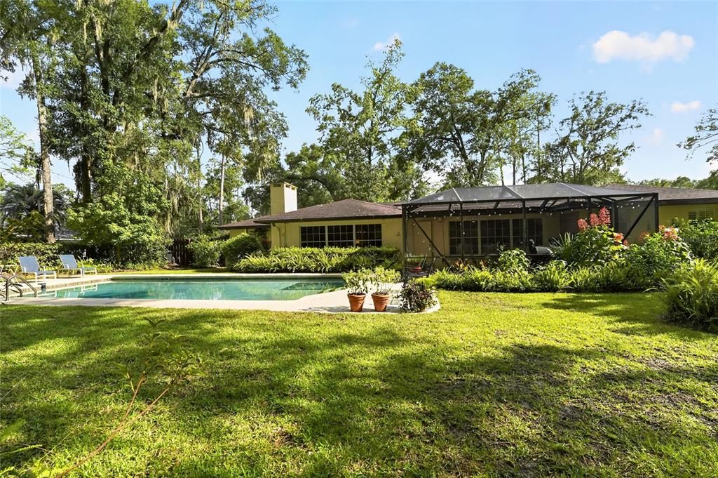 For Sale: $575,000 (4 beds, 2 baths, 2915 Square Feet)