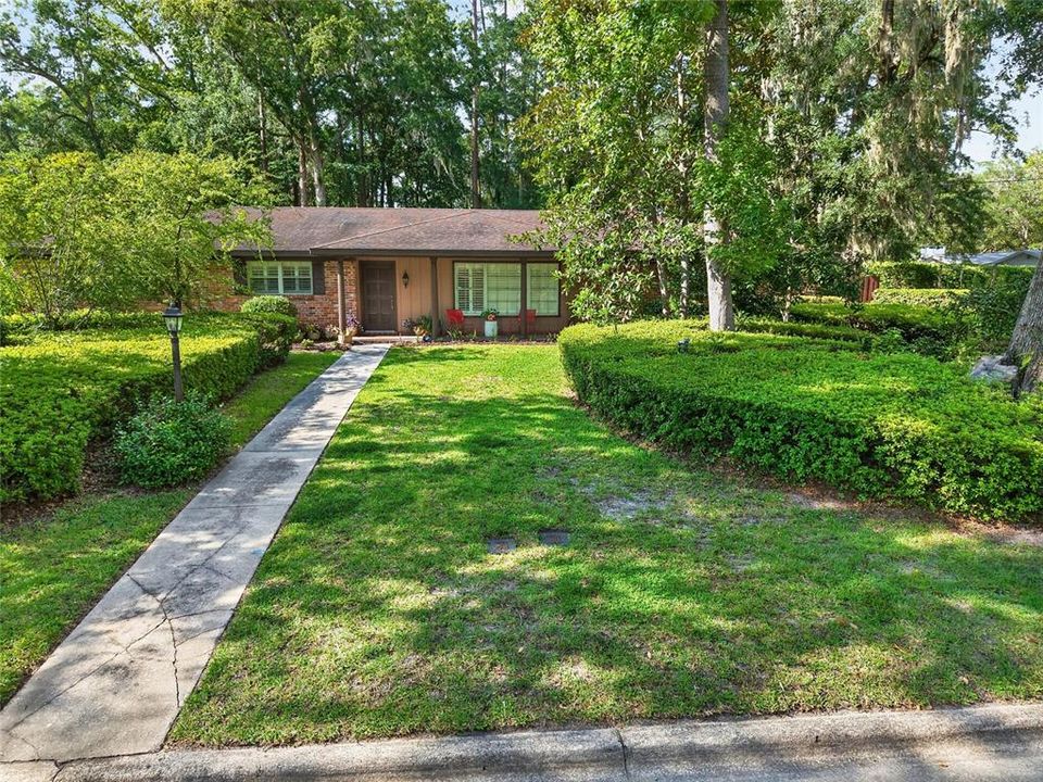 For Sale: $575,000 (4 beds, 2 baths, 2915 Square Feet)