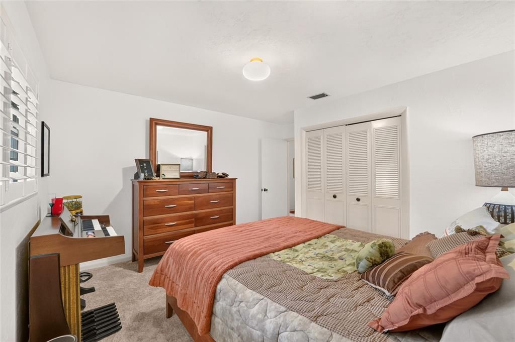 For Sale: $575,000 (4 beds, 2 baths, 2915 Square Feet)