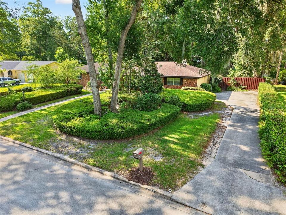For Sale: $575,000 (4 beds, 2 baths, 2915 Square Feet)