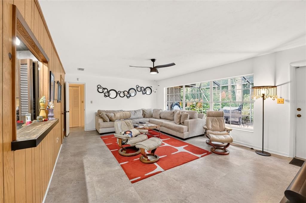 For Sale: $575,000 (4 beds, 2 baths, 2915 Square Feet)