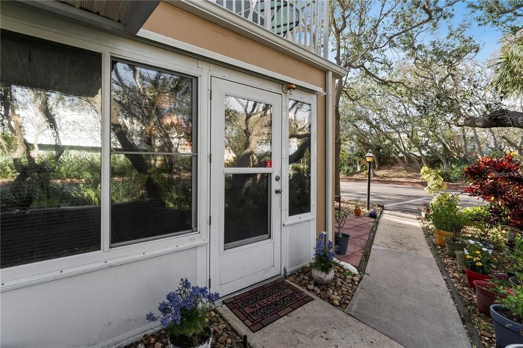 For Sale: $349,000 (2 beds, 2 baths, 1188 Square Feet)