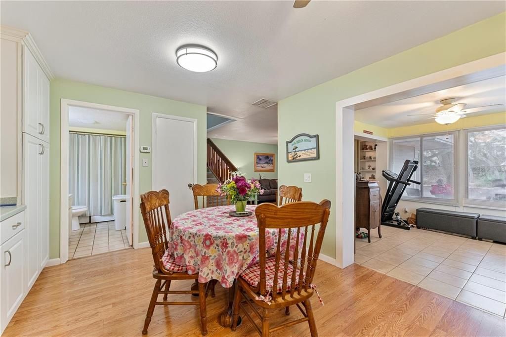 For Sale: $349,000 (2 beds, 2 baths, 1188 Square Feet)