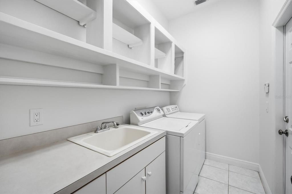 For Sale: $680,000 (4 beds, 2 baths, 2428 Square Feet)