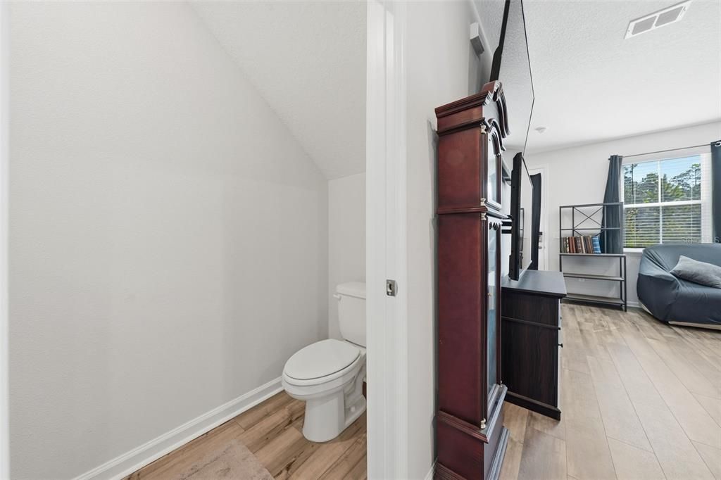 For Sale: $250,000 (2 beds, 2 baths, 1206 Square Feet)