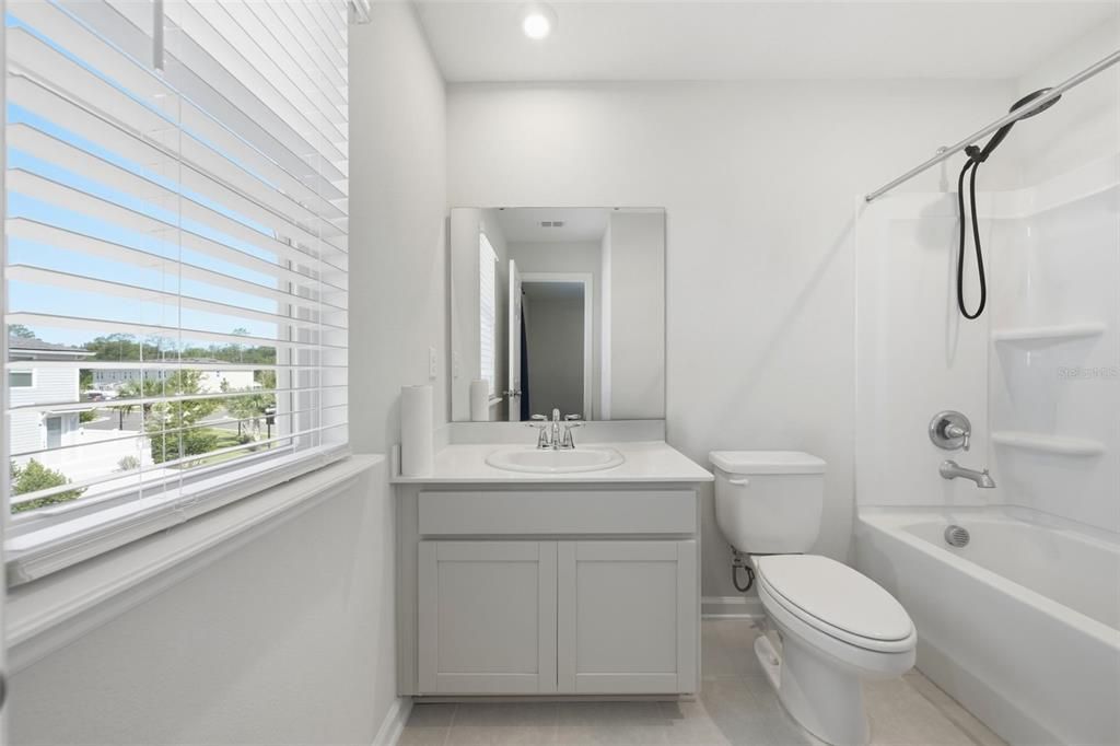 For Sale: $250,000 (2 beds, 2 baths, 1206 Square Feet)