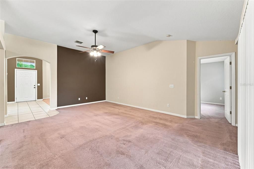 En Venta: $328,900 (3 camas, 2 baños, 1812 Pies cuadrados)