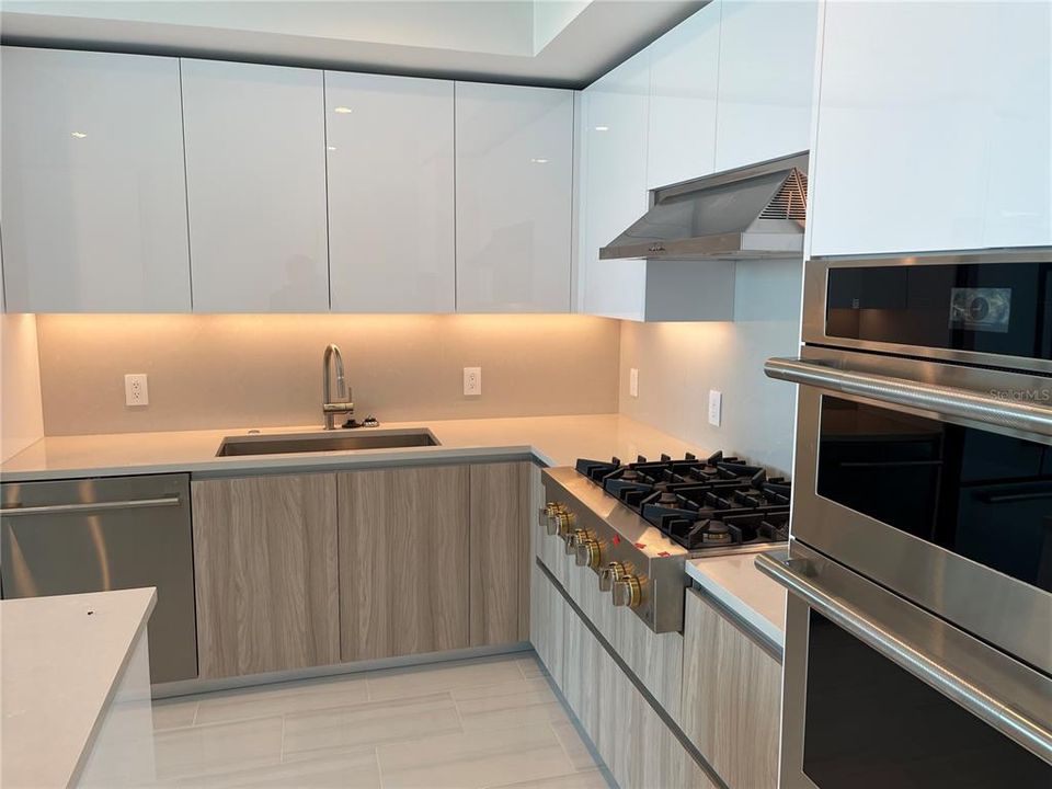 For Rent: $5,900 (2 beds, 2 baths, 1348 Square Feet)
