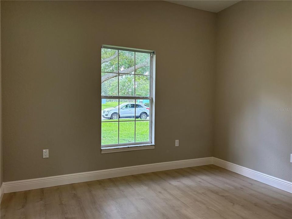 For Sale: $379,000 (4 beds, 2 baths, 1558 Square Feet)
