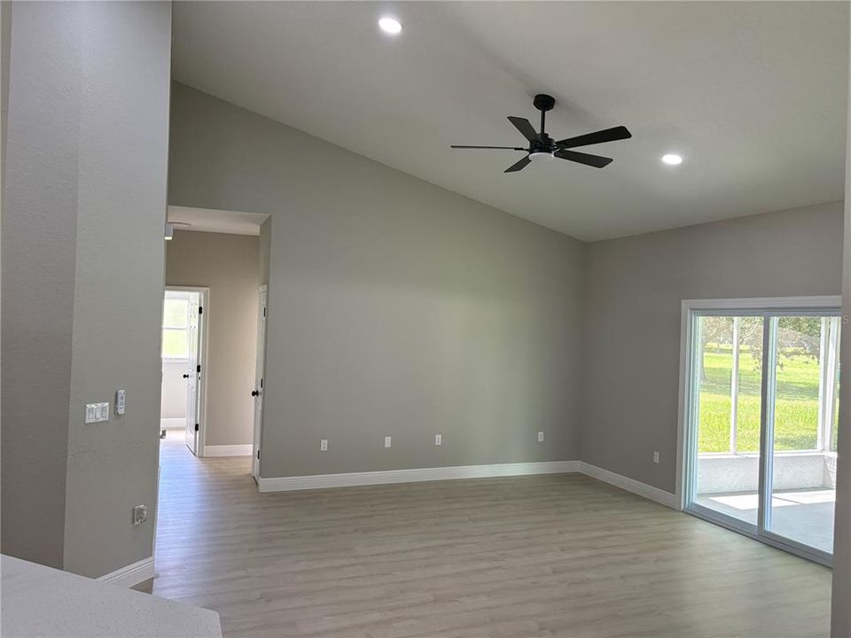 For Sale: $379,000 (4 beds, 2 baths, 1558 Square Feet)