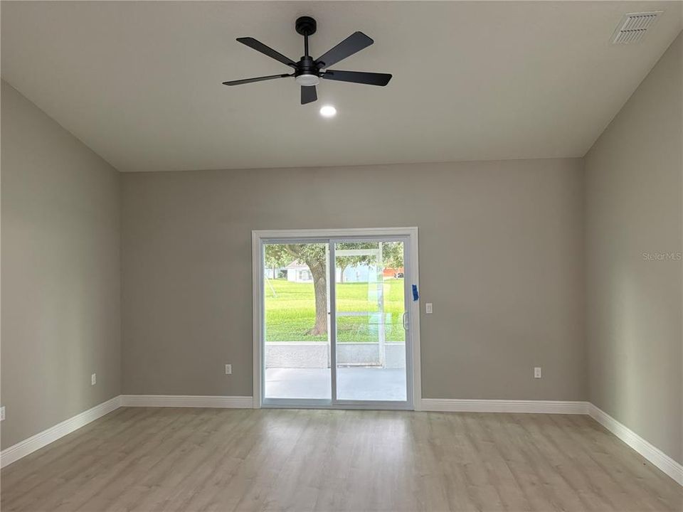 For Sale: $379,000 (4 beds, 2 baths, 1558 Square Feet)