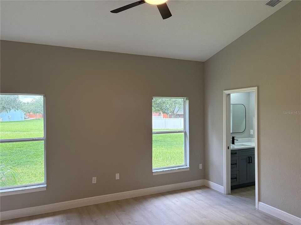 For Sale: $379,000 (4 beds, 2 baths, 1558 Square Feet)