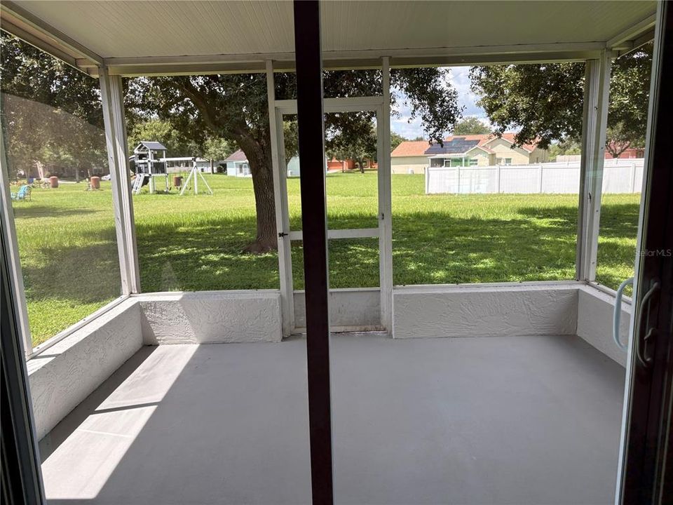 For Sale: $379,000 (4 beds, 2 baths, 1558 Square Feet)