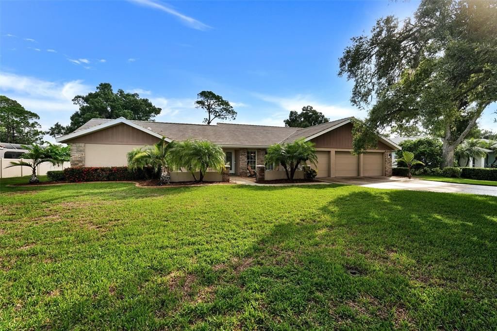 For Sale: $985,000 (3 beds, 2 baths, 2848 Square Feet)