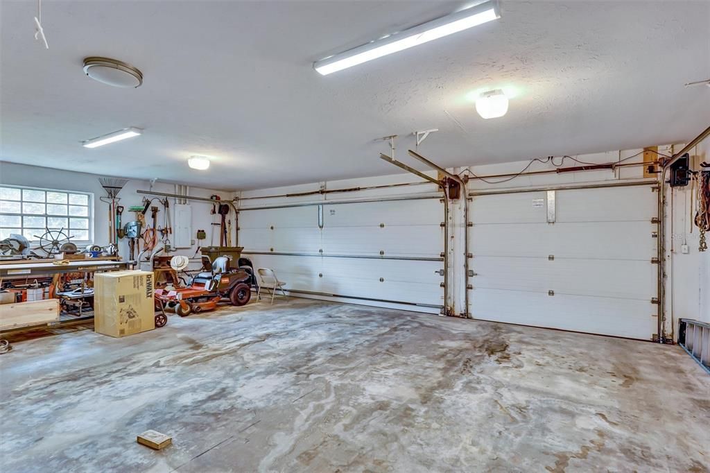 For Sale: $985,000 (3 beds, 2 baths, 2848 Square Feet)