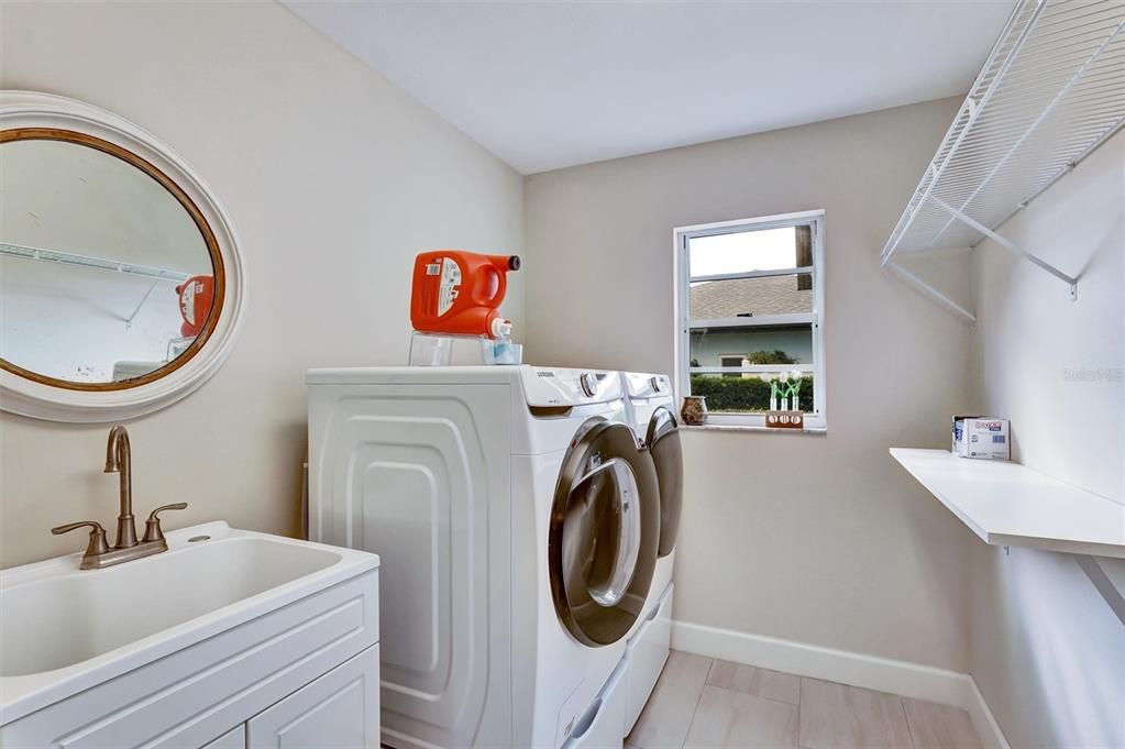 For Sale: $985,000 (3 beds, 2 baths, 2848 Square Feet)