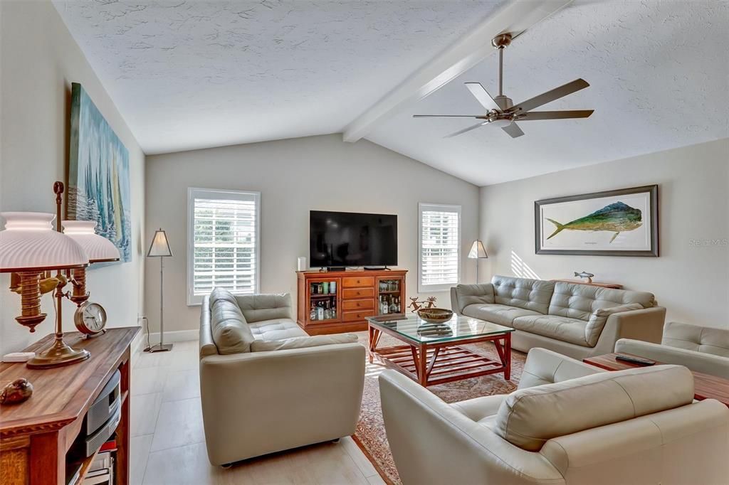 For Sale: $985,000 (3 beds, 2 baths, 2848 Square Feet)