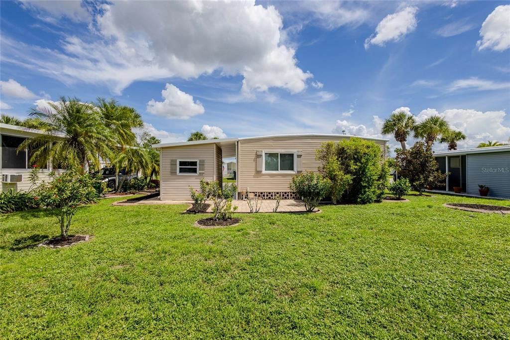 For Sale: $129,000 (2 beds, 2 baths, 864 Square Feet)
