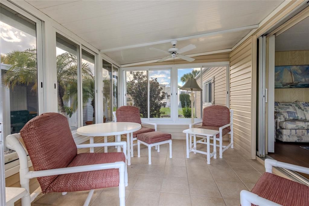 For Sale: $129,000 (2 beds, 2 baths, 864 Square Feet)