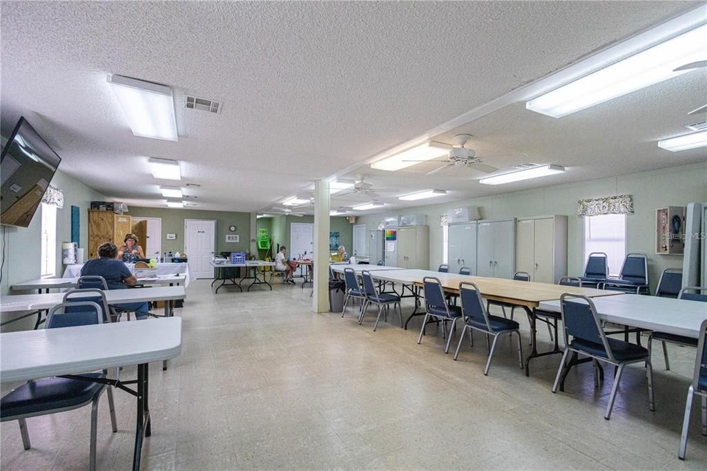For Sale: $129,000 (2 beds, 2 baths, 864 Square Feet)