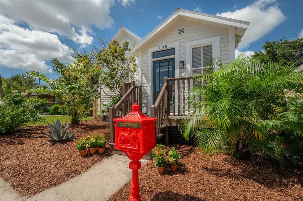 For Rent: $3,200 (2 beds, 2 baths, 1004 Square Feet)