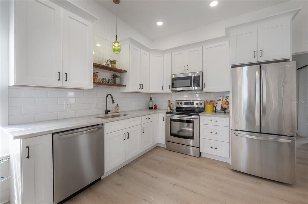 For Rent: $3,200 (2 beds, 2 baths, 1004 Square Feet)