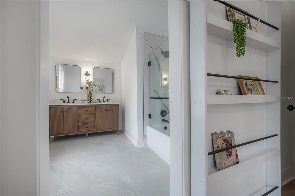 For Rent: $3,200 (2 beds, 2 baths, 1004 Square Feet)