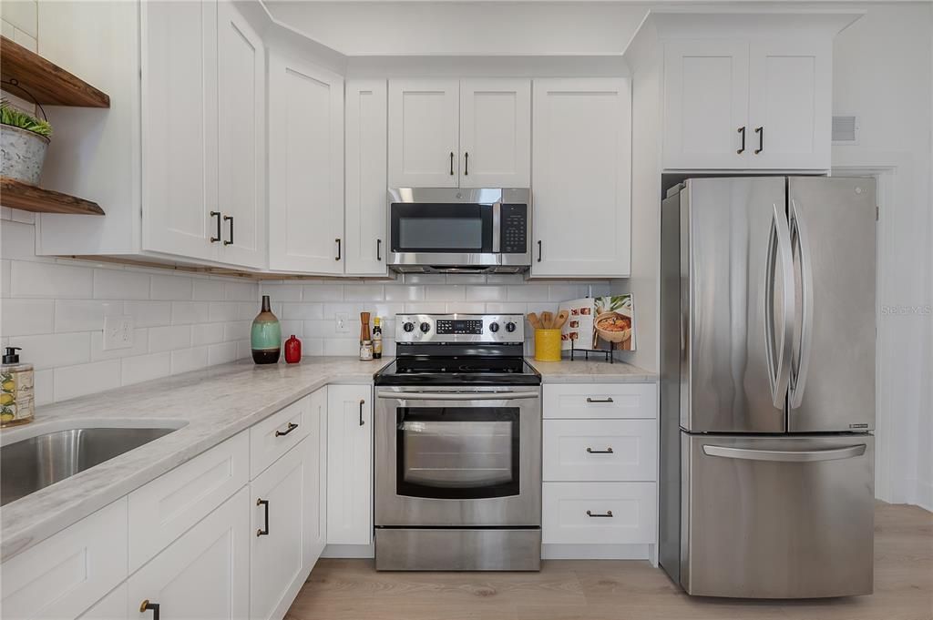For Rent: $3,200 (2 beds, 2 baths, 1004 Square Feet)