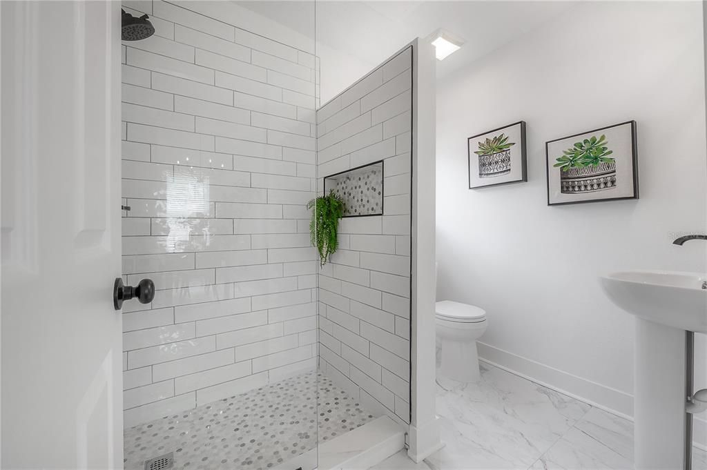 For Rent: $3,200 (2 beds, 2 baths, 1004 Square Feet)
