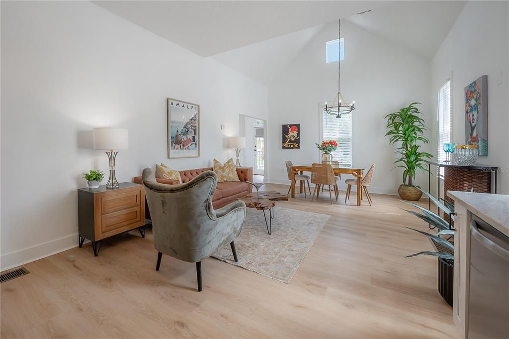 For Rent: $3,200 (2 beds, 2 baths, 1004 Square Feet)