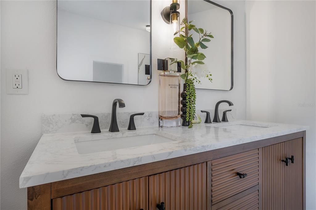 For Rent: $3,200 (2 beds, 2 baths, 1004 Square Feet)